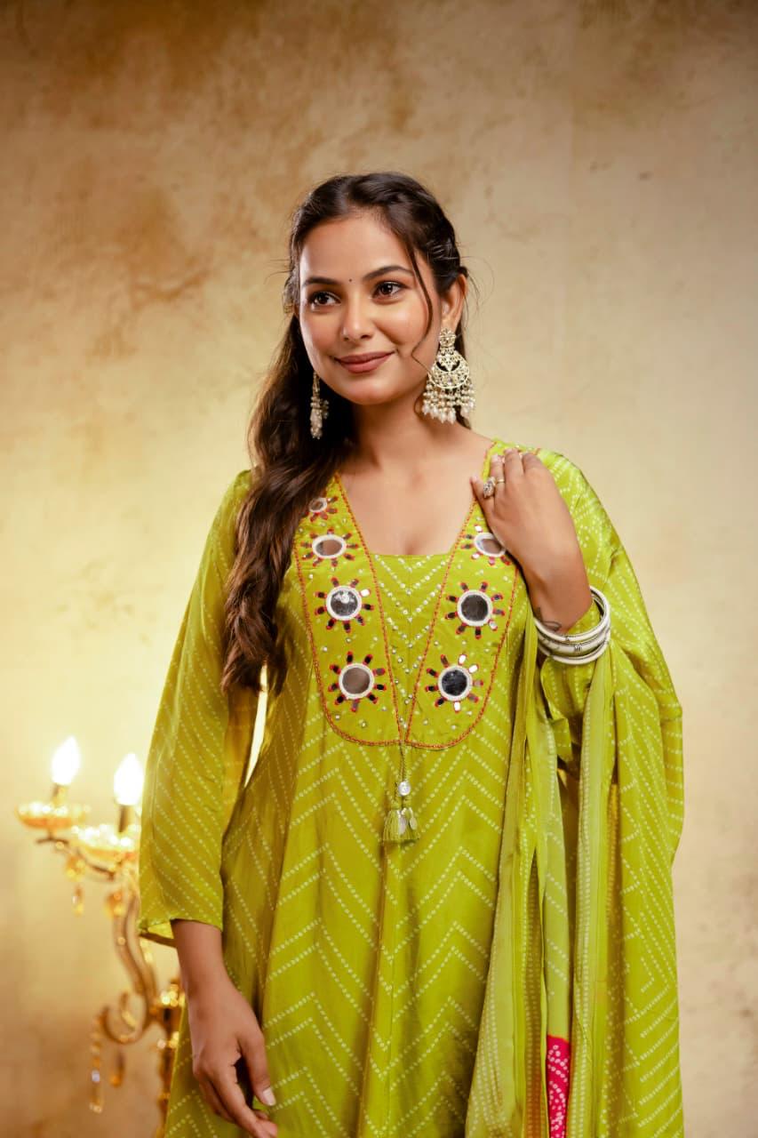 Gorgeous pure crepe real mirror pearl detailing full suit set