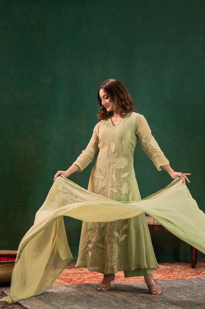 Pure organza appliqué work suit set in green