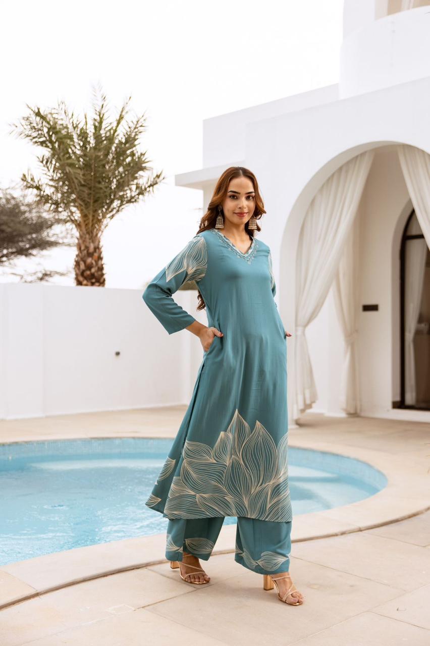 Smart heavy rayon palazzo set in blue