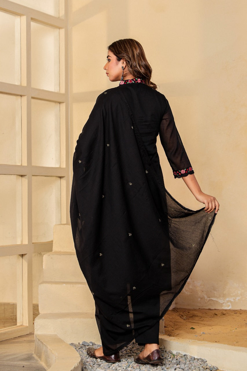 Super pretty Mul cotton embroidered full suit in black