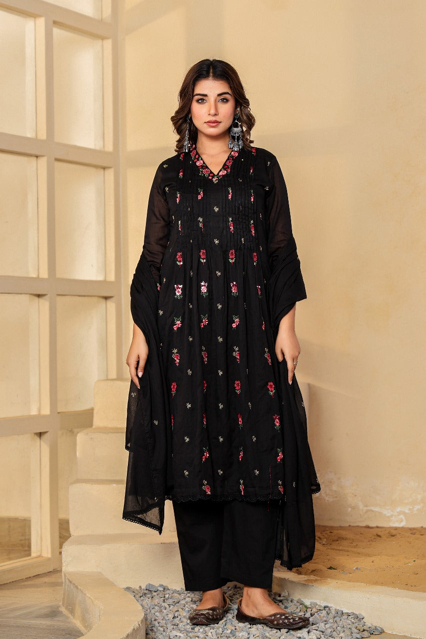 Super pretty Mul cotton embroidered full suit in black