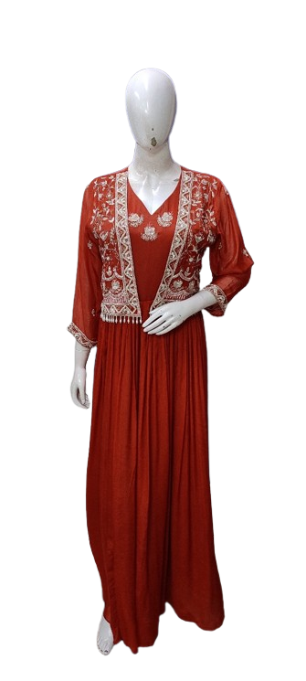 Pretty chinon gown with attached jacket