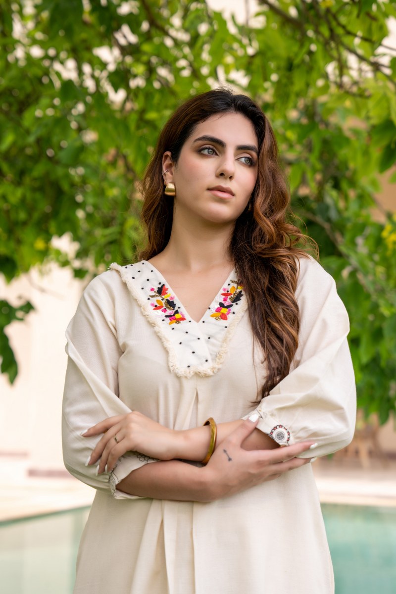 Pretty cotton V neck kurta pant
