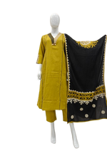 Smart appliqué work dupatta cotton set in green