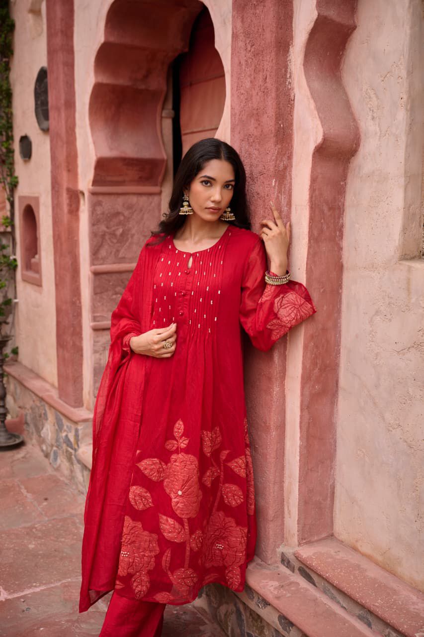 Super pretty Mul Chanderi appliqué work suit set in red