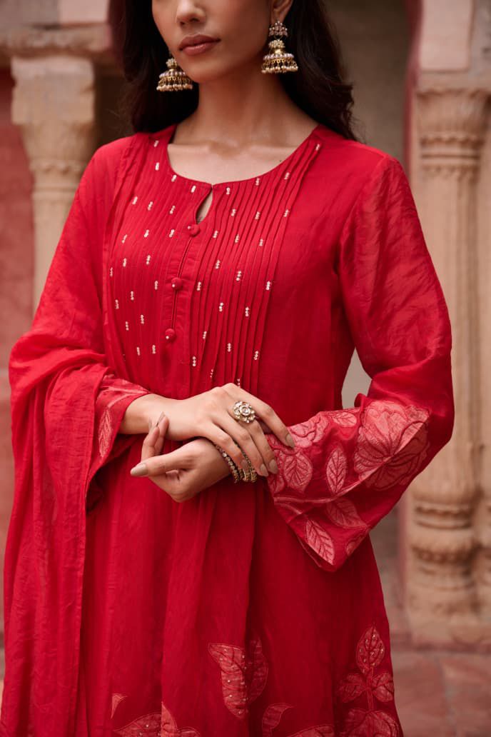 Super pretty Mul Chanderi appliqué work suit set in red