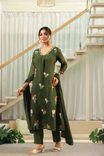 Pretty embroidered Chanderi suit set in green