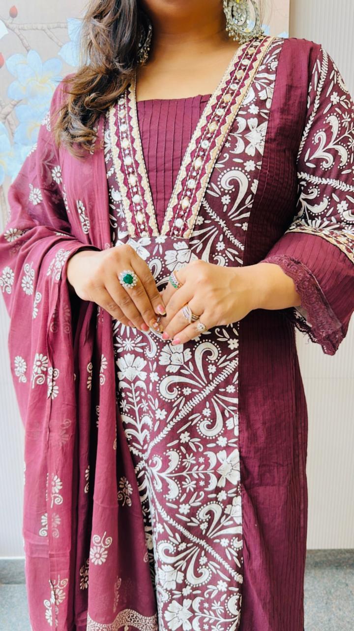 Pure cotton panel print with lace detailing in wine