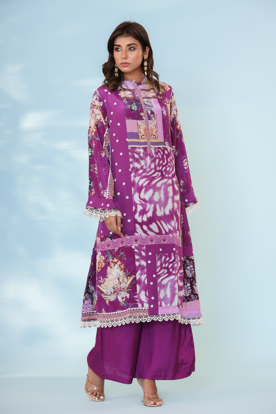 Smart crepe with lining n lace detailing