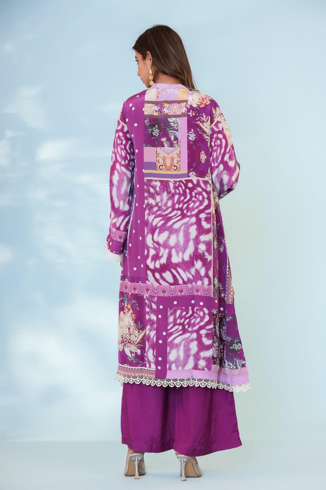 Smart crepe with lining n lace detailing