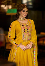 Thread and embroidery work Roman silk suit set