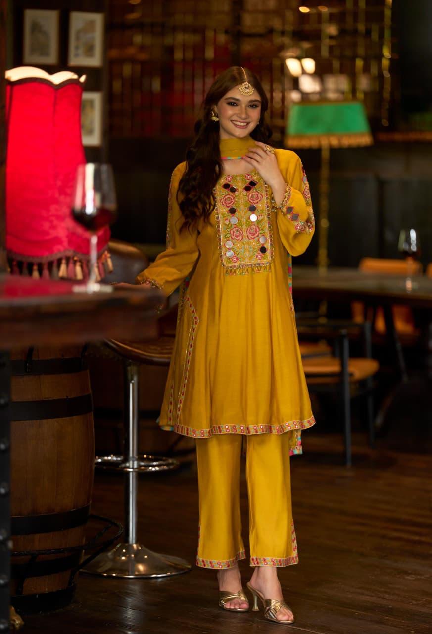 Thread and embroidery work Roman silk suit set