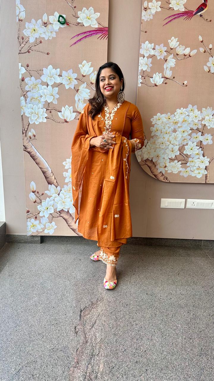 Pretty cotton embroidered front lining suit set in tan