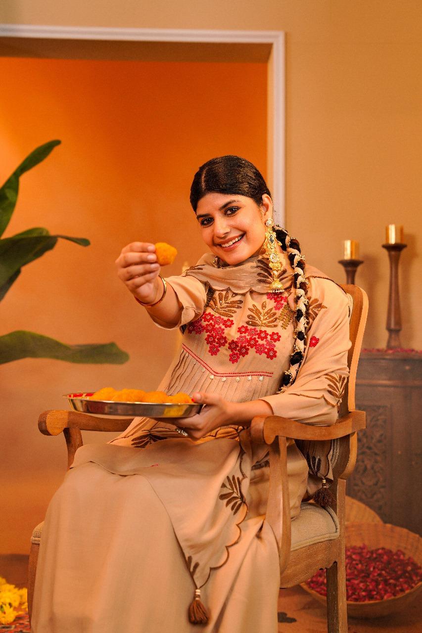 Pretty Mul Chanderi embroidery suit set