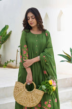 Pretty Mul Chanderi embroidery suit set in green