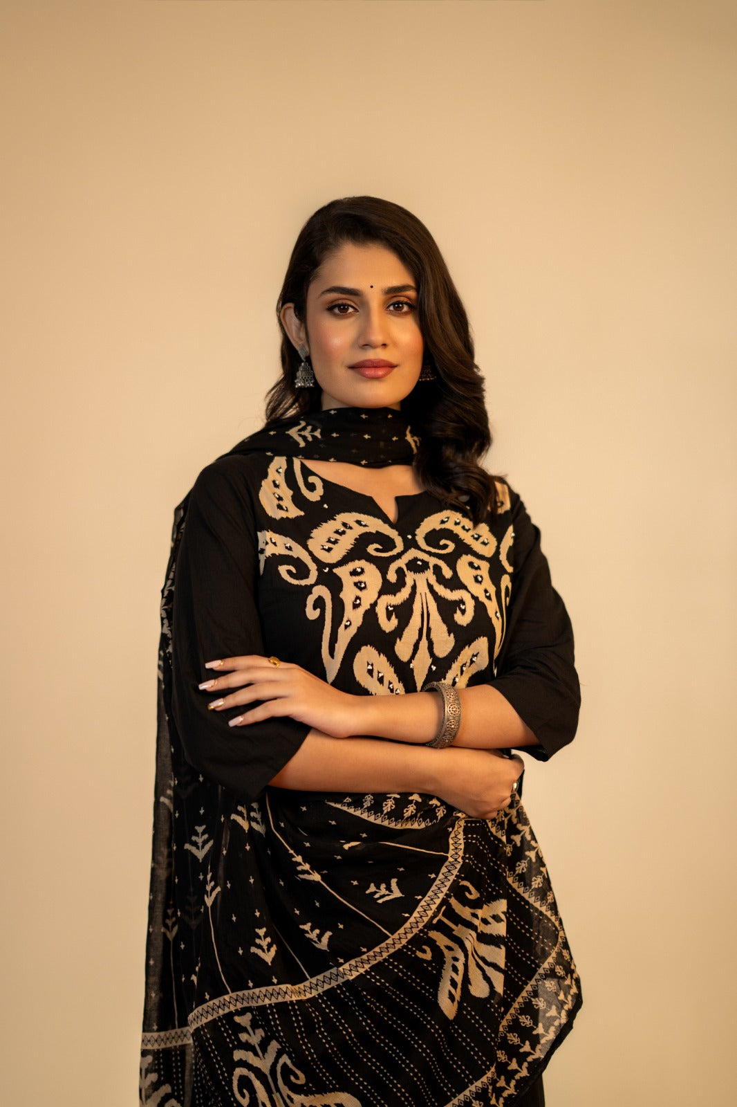 Pure cotton designer back printed pocket suit set in black