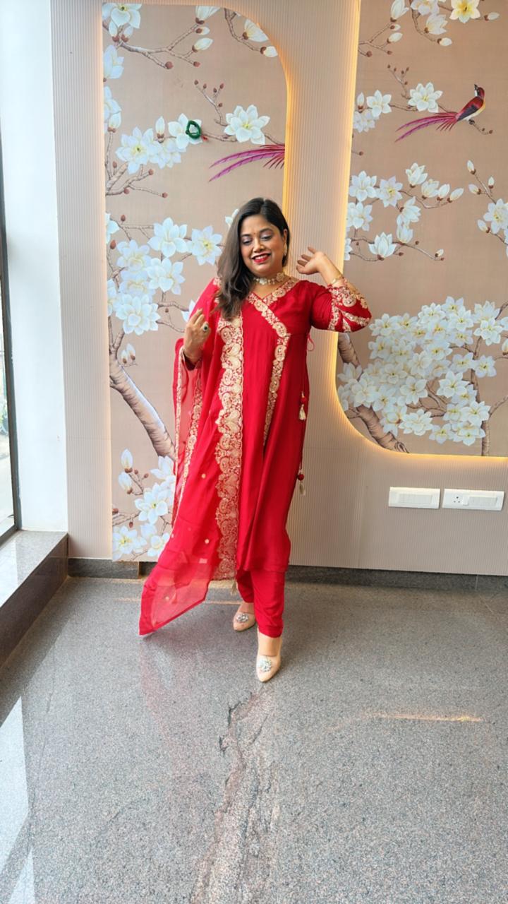 Best selling! Wow Zari embroidery silk suit in red (margin available)