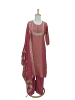 Shimmer tissue with designer pocket suit set in pink