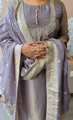 Shimmer tissue with designer pocket suit set