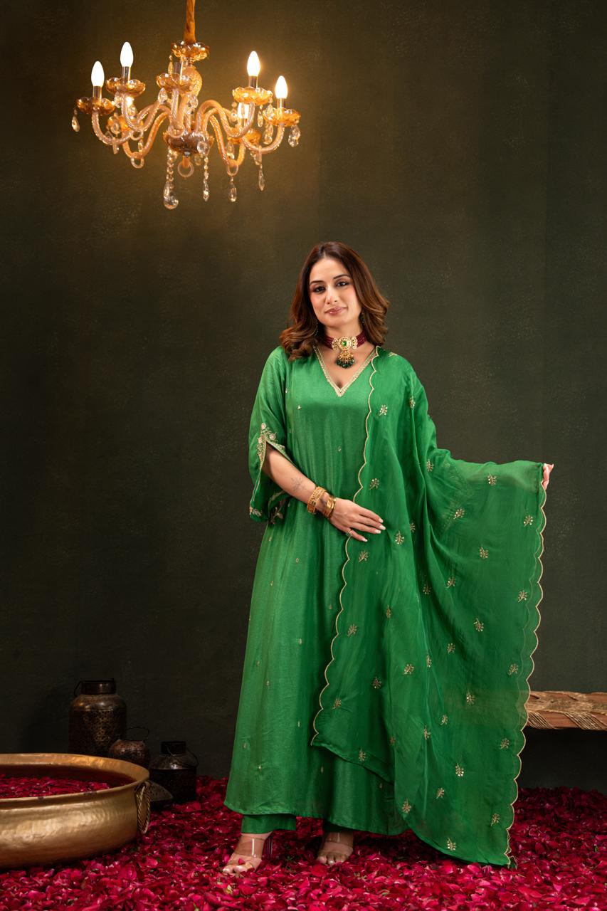 Santoori silk designer sleeves n pocket suit set in green