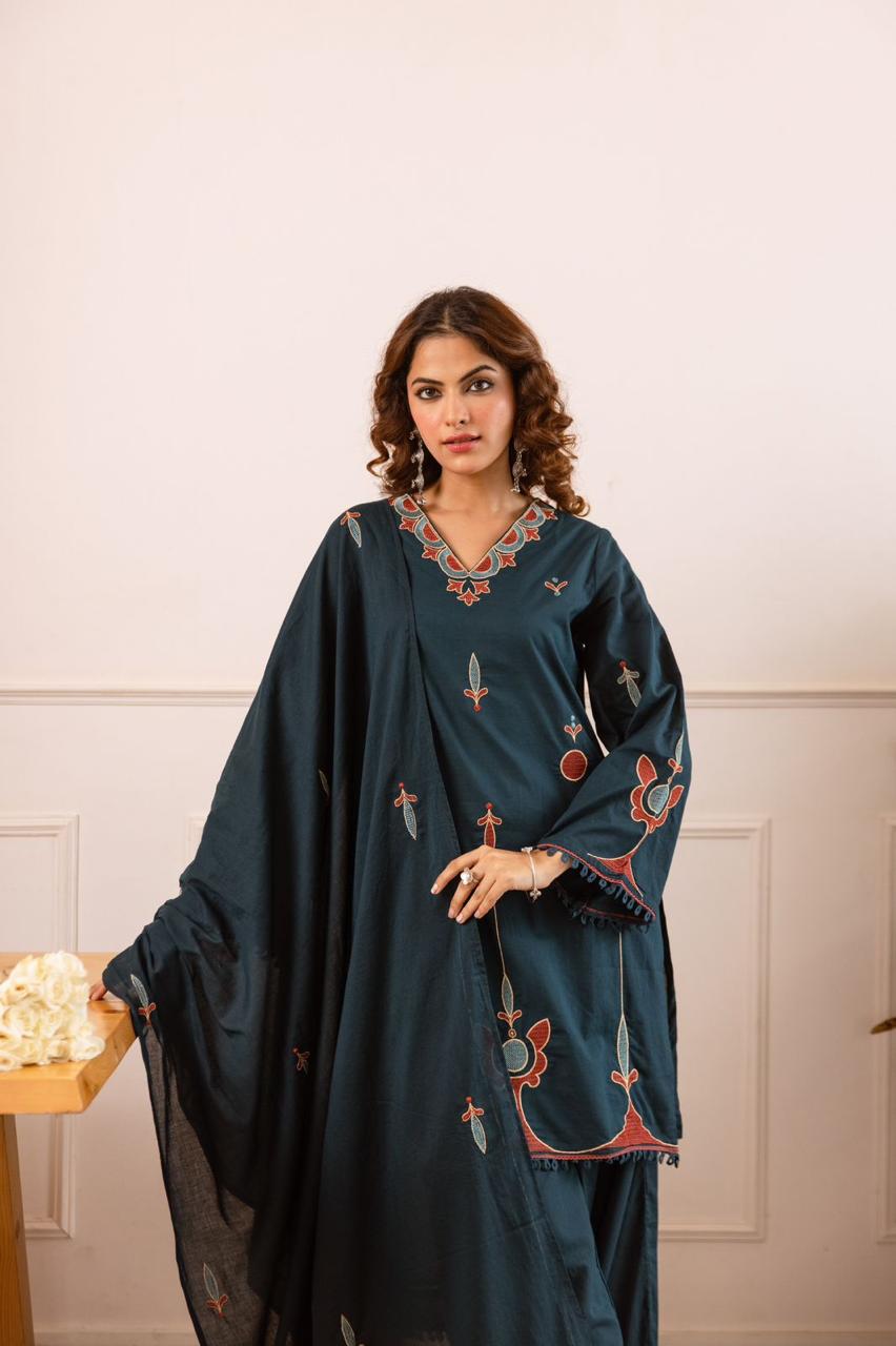 kashmiri Embroidery suit set in Green!!