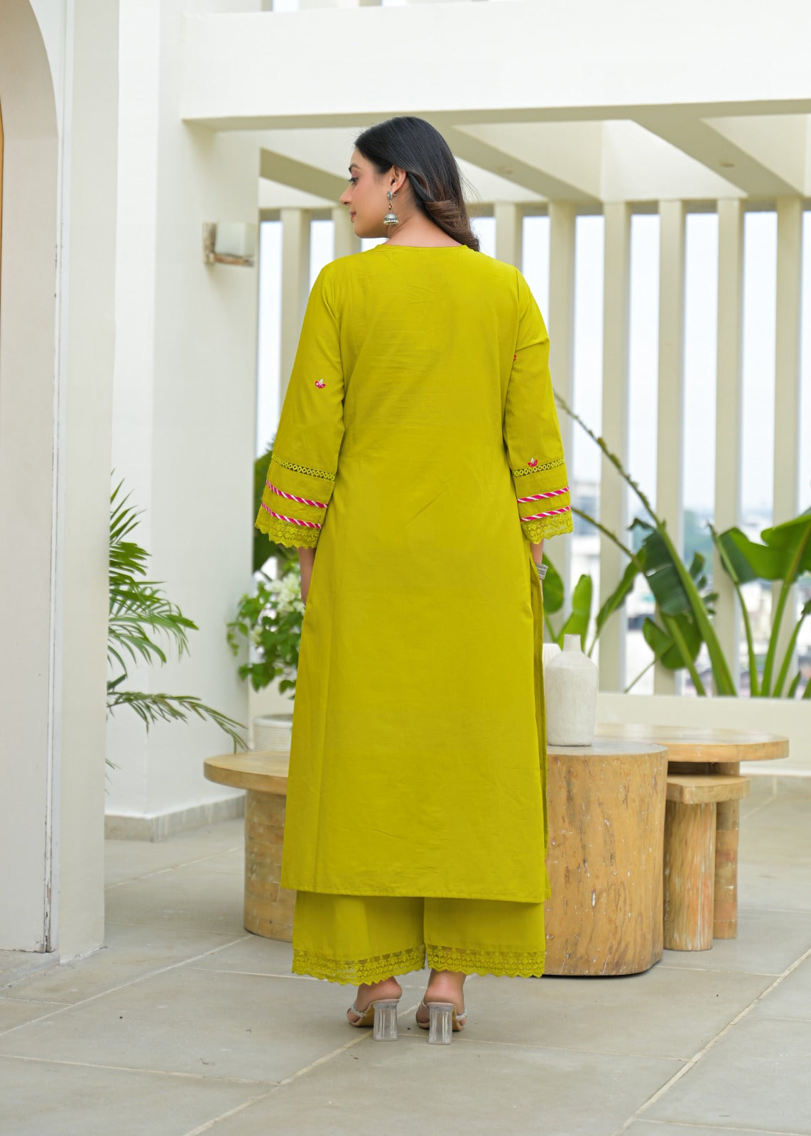Appliqué work cotton suit set in green