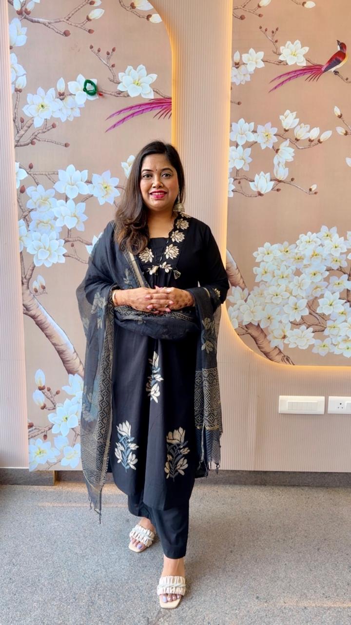 Pretty cotton appliqué work and brush painted suit set in black