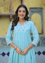 Smart embroidered kurta pant with pocket in blue