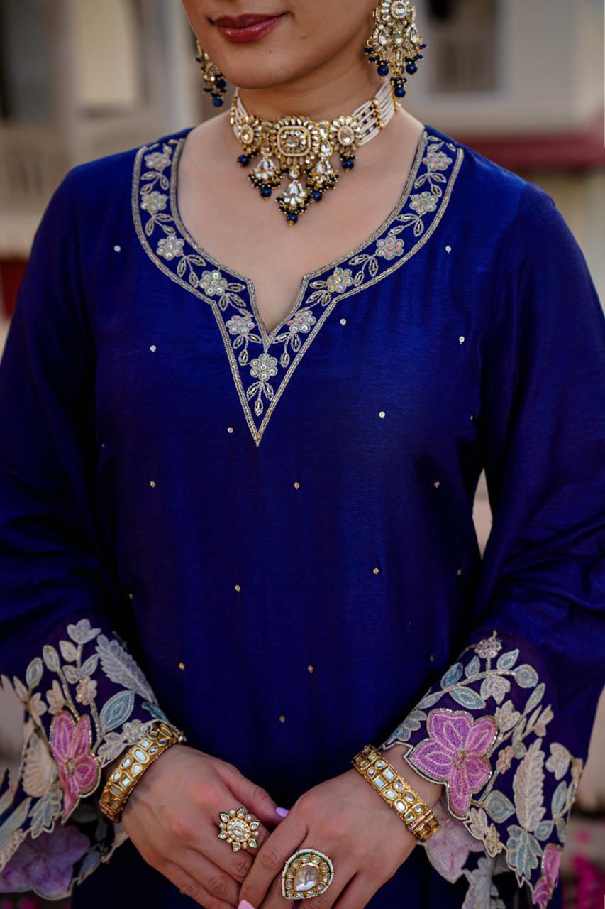 Super pretty designer santoori silk suit set