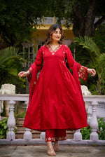 Super pretty applique cotton suit set in red