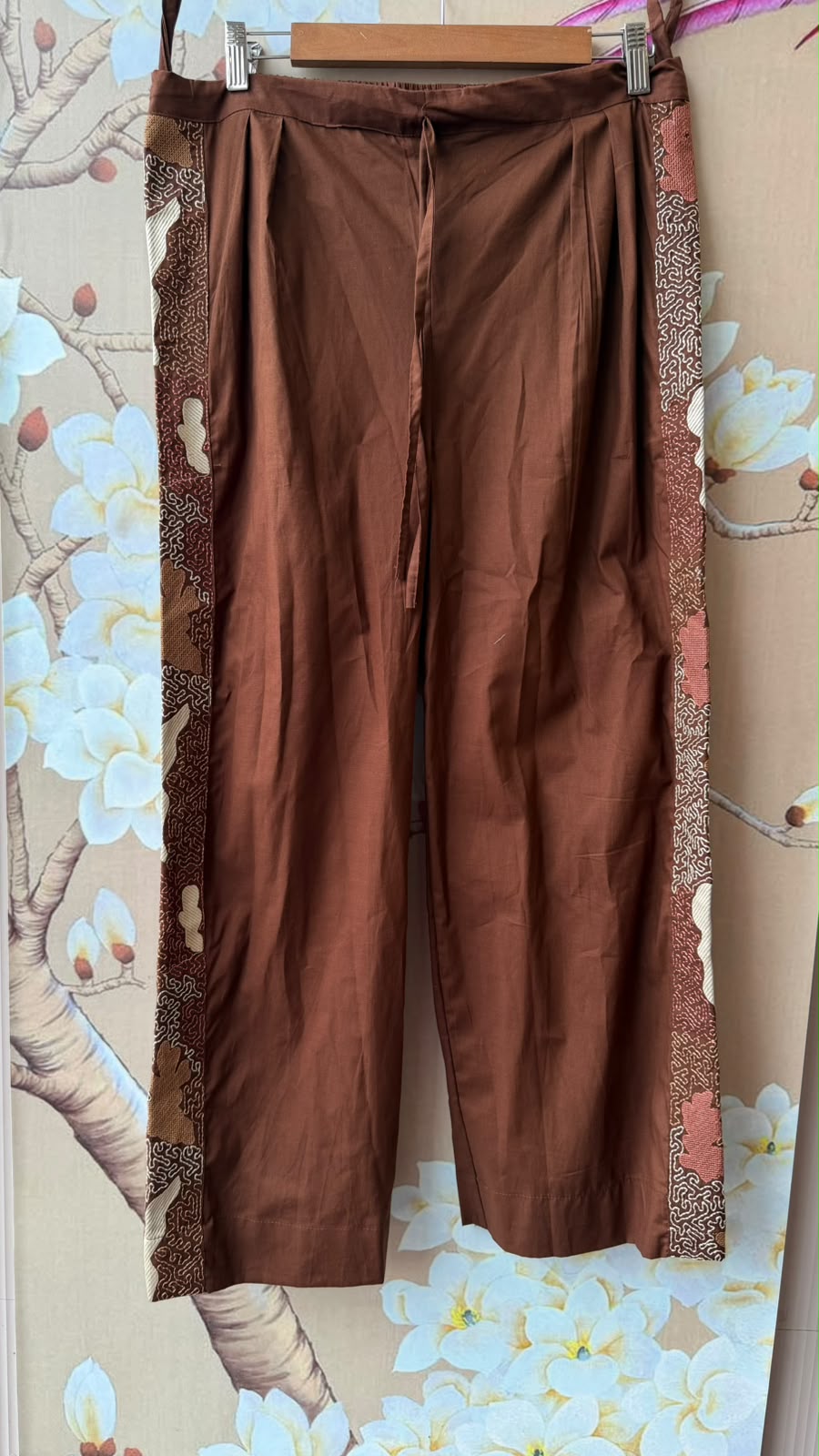 Smart cotton embroidered co ord in brown