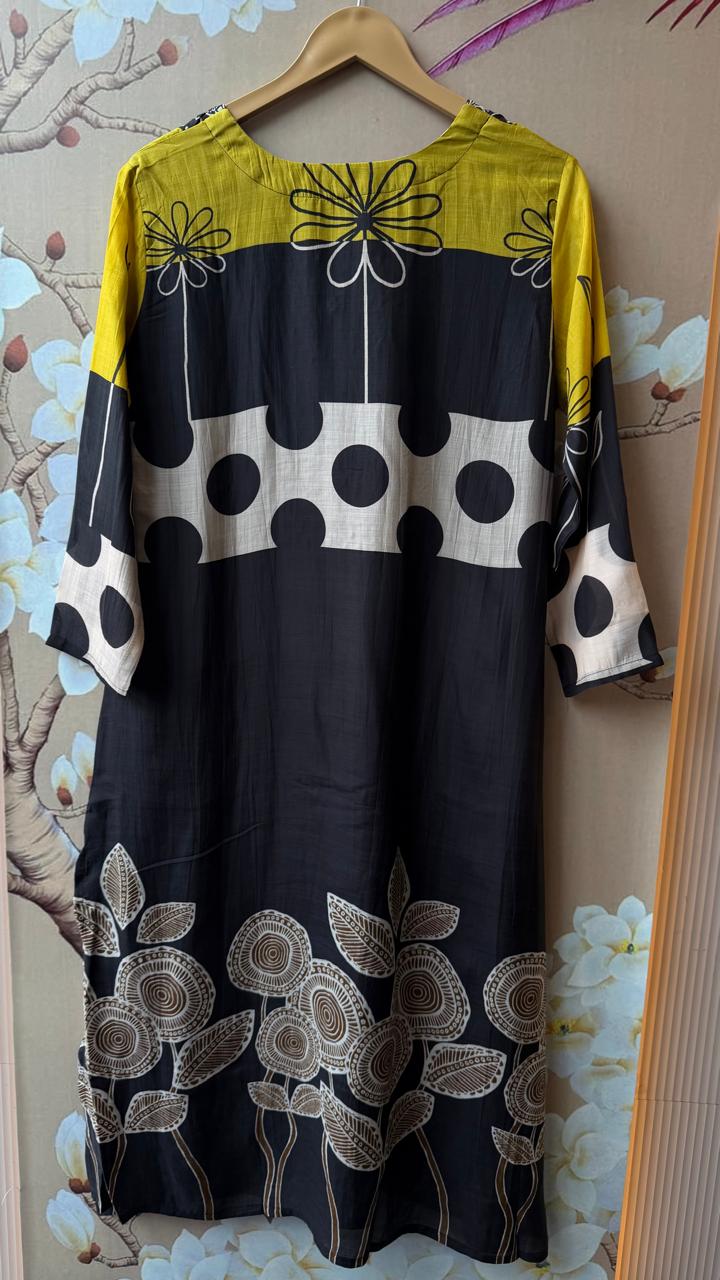 Super pretty Mul silk design suit set in black n yellow