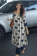 Super smart with shifli detailing on sleeves kurta pant