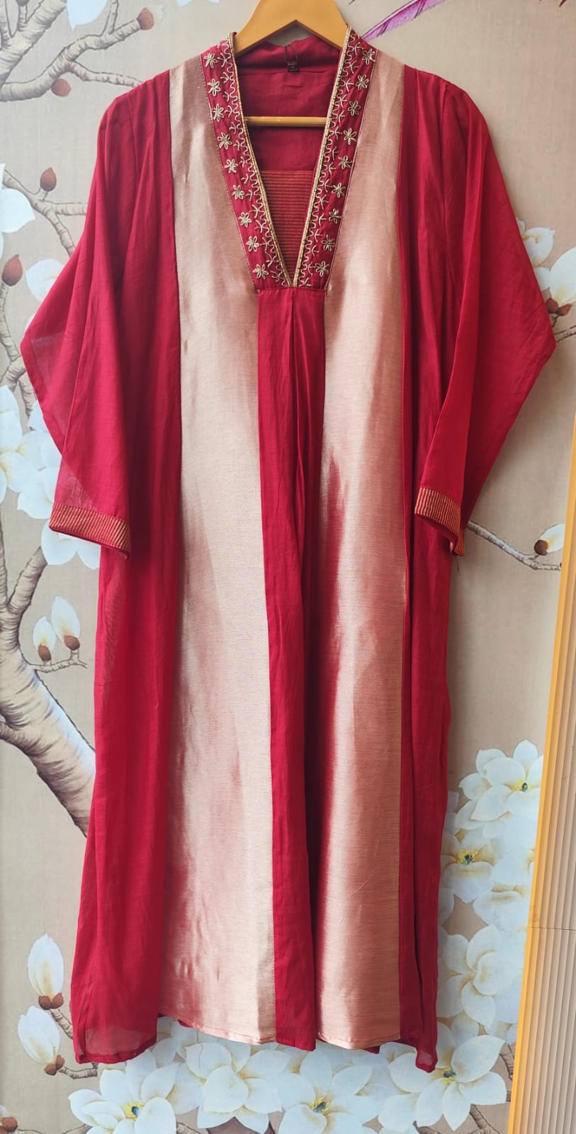 Wow super pretty tissue panel suit set in red