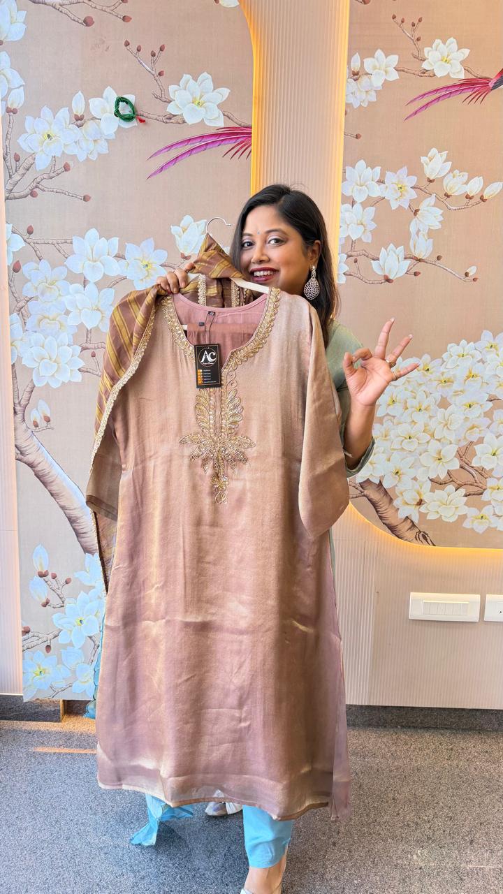 Restocked !! Super wow handwork tissue suit set Dispatch next week