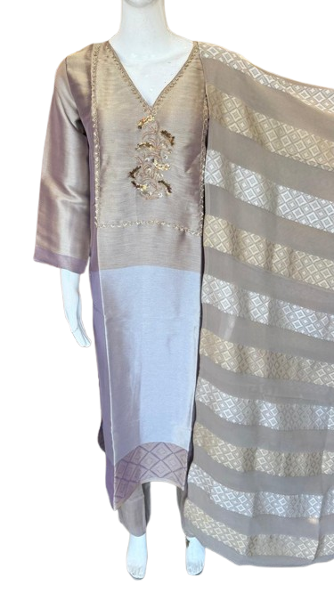Premium tissue suit set with Banarasi(true to size )