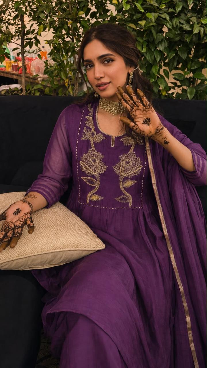 Super soft and comfortable true to size Mul Chanderi detailing suit set in purple