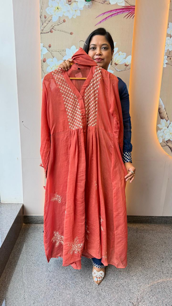 Pure Banarasi Mul chanderi with zari detailing suit set in peach