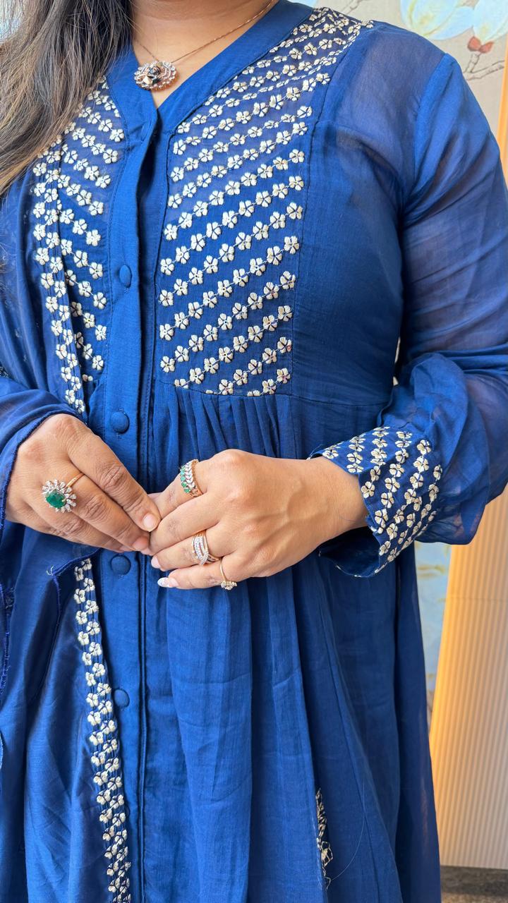 Pure Banarasi Mul chanderi with zari detailing suit set in n blue