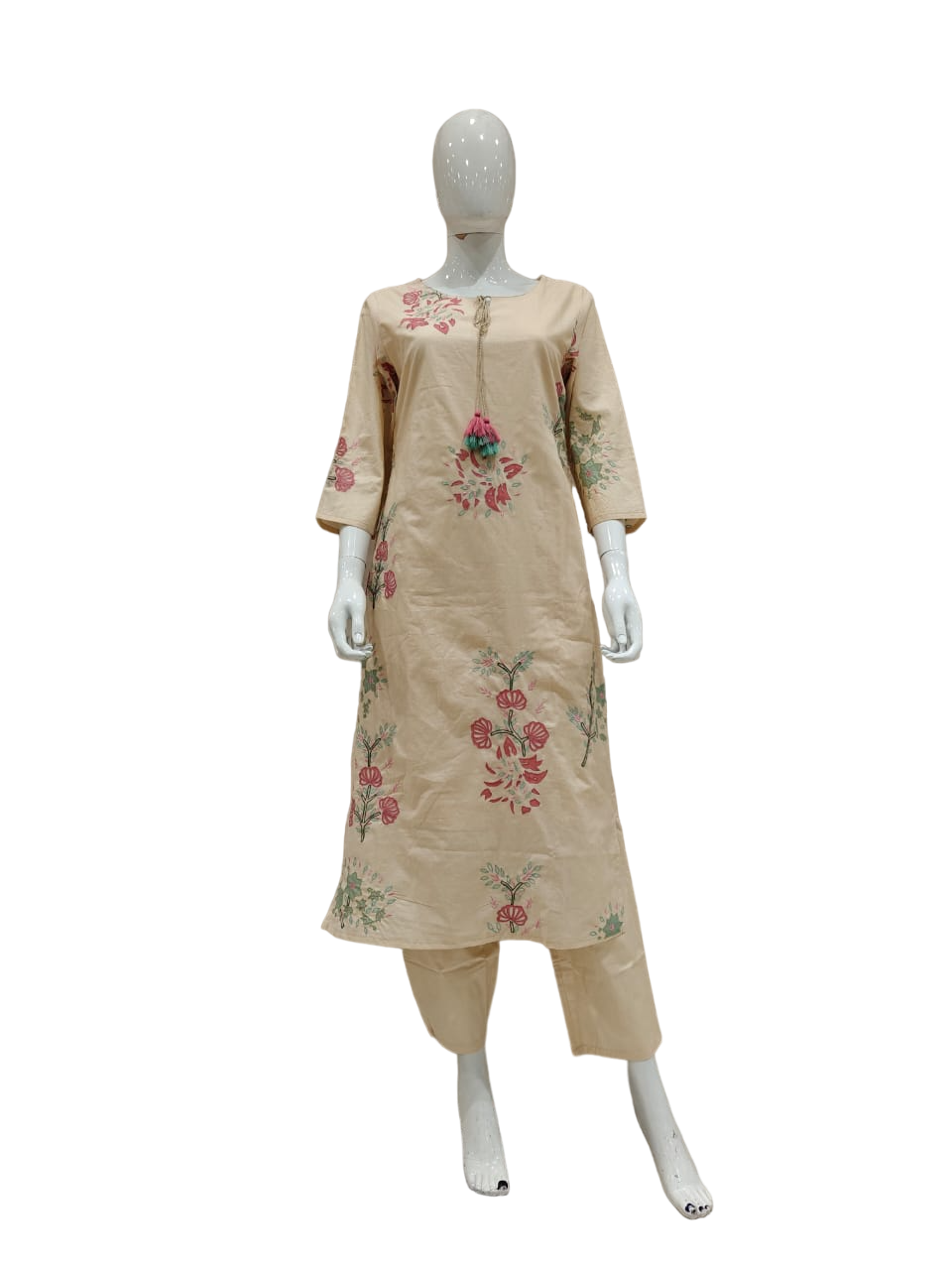 Pure cotton appliqué kurta pant comes with lining