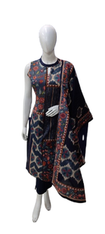 Pretty sleeveless cotton suit set