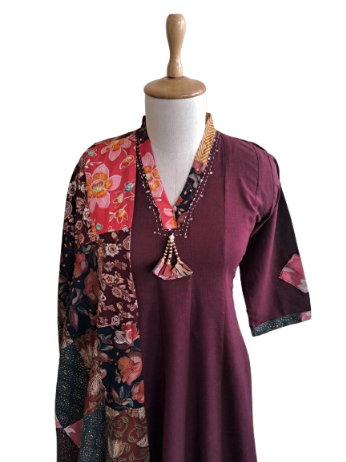 Appliqué work full suit set in wine