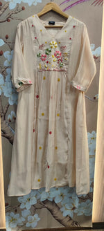 Pretty mulchanderi fully embroidered suit set in cream (Slim Fit)