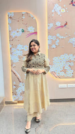 Pretty pretty cotton A line kurta with pocket paired with pant in black