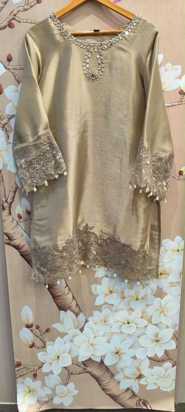 Premium tissue applique suit set in royal colour