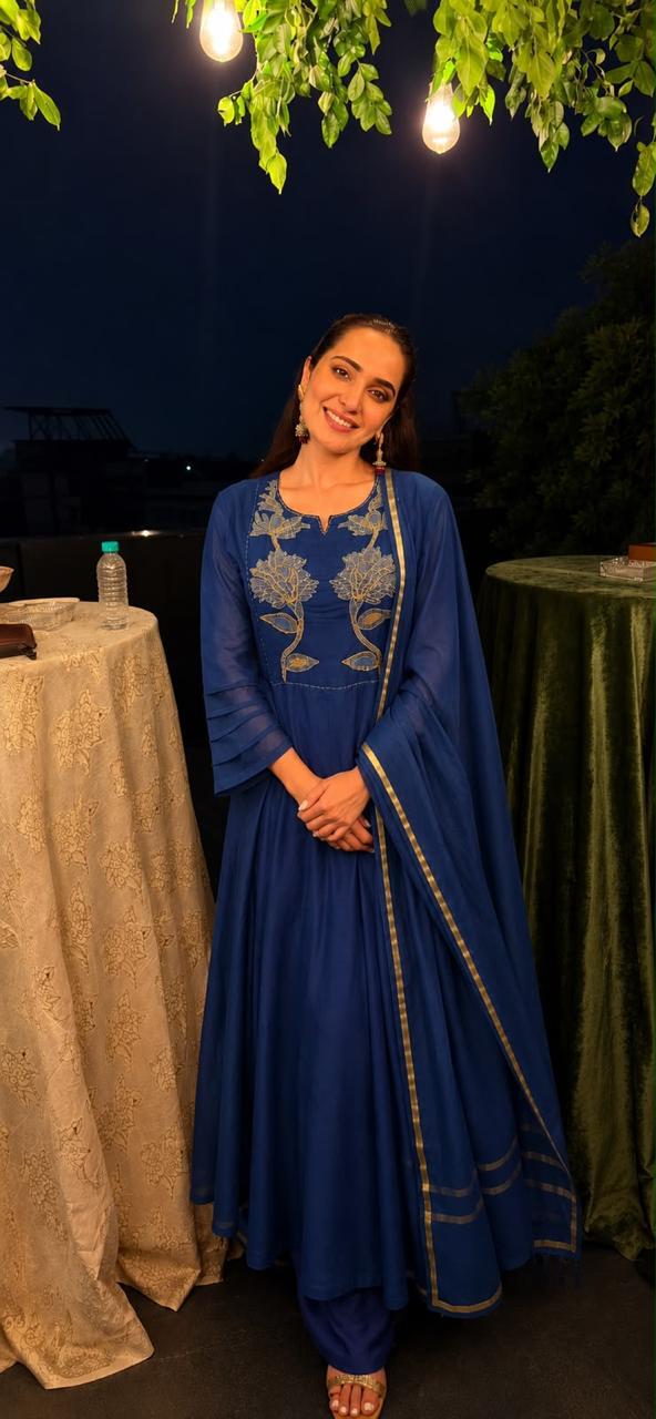 Super soft and comfortable true to size Mul Chanderi detailing suit set in blue
