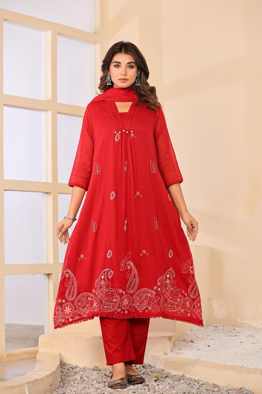 Pure Mul cotton paisley embroidered suit set in red