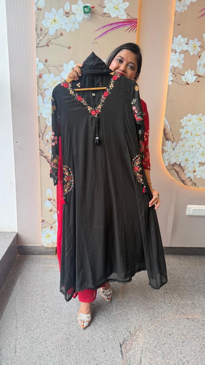 Super pretty Mul cotton embroidered in black