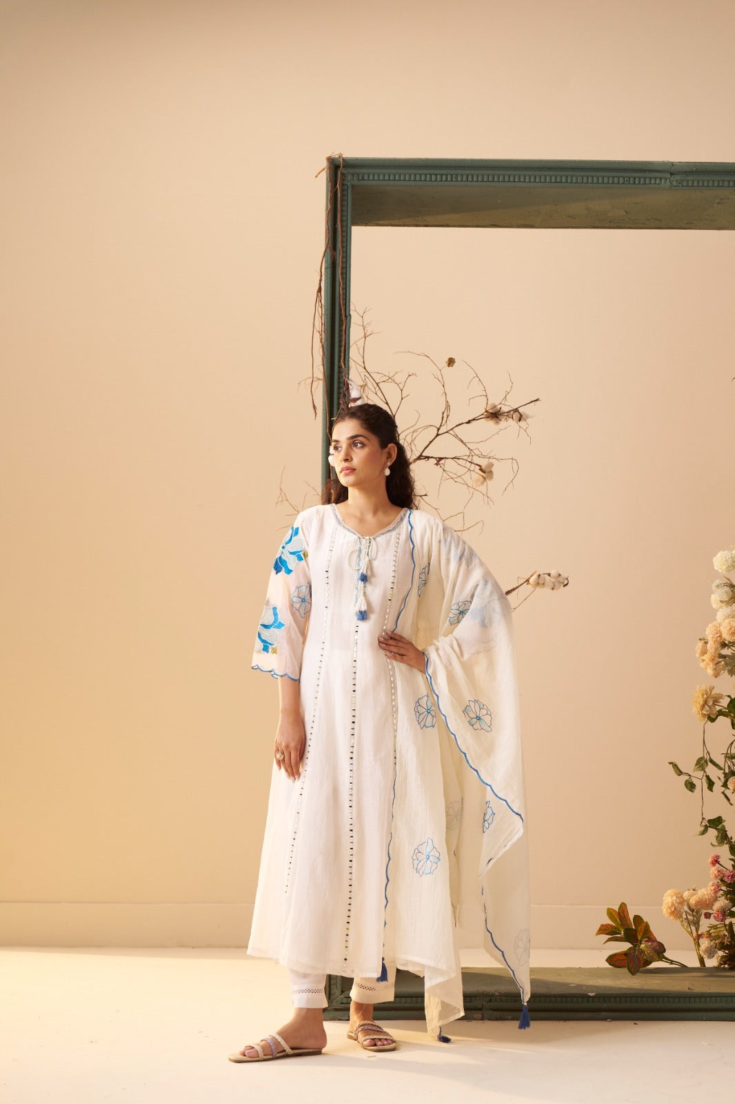 Pretty mulchanderi applique full suit set in blue