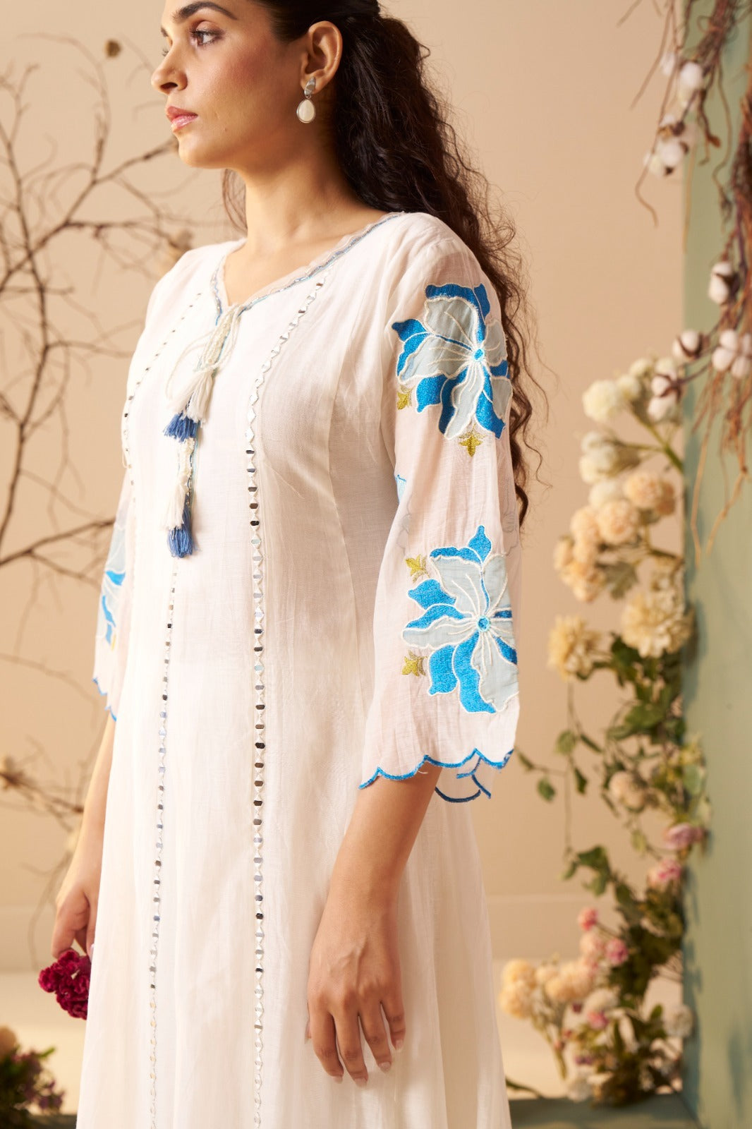 Pretty mulchanderi applique full suit set in blue